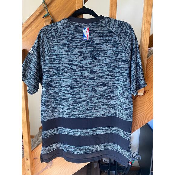 adidas Milwaukee Bucks gray short sleeve shirt - Picture 4 of 6